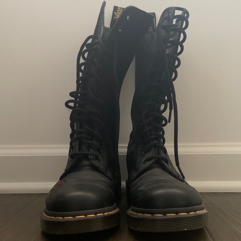 Doc martin lace up black boots